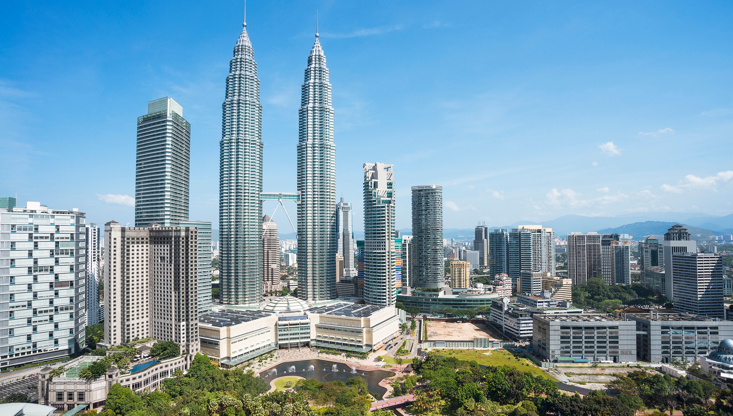 kuala lumpur day view, Petronas Twin Towers - KLCC, Kuala Lumpur City Centre, Traders Hotel